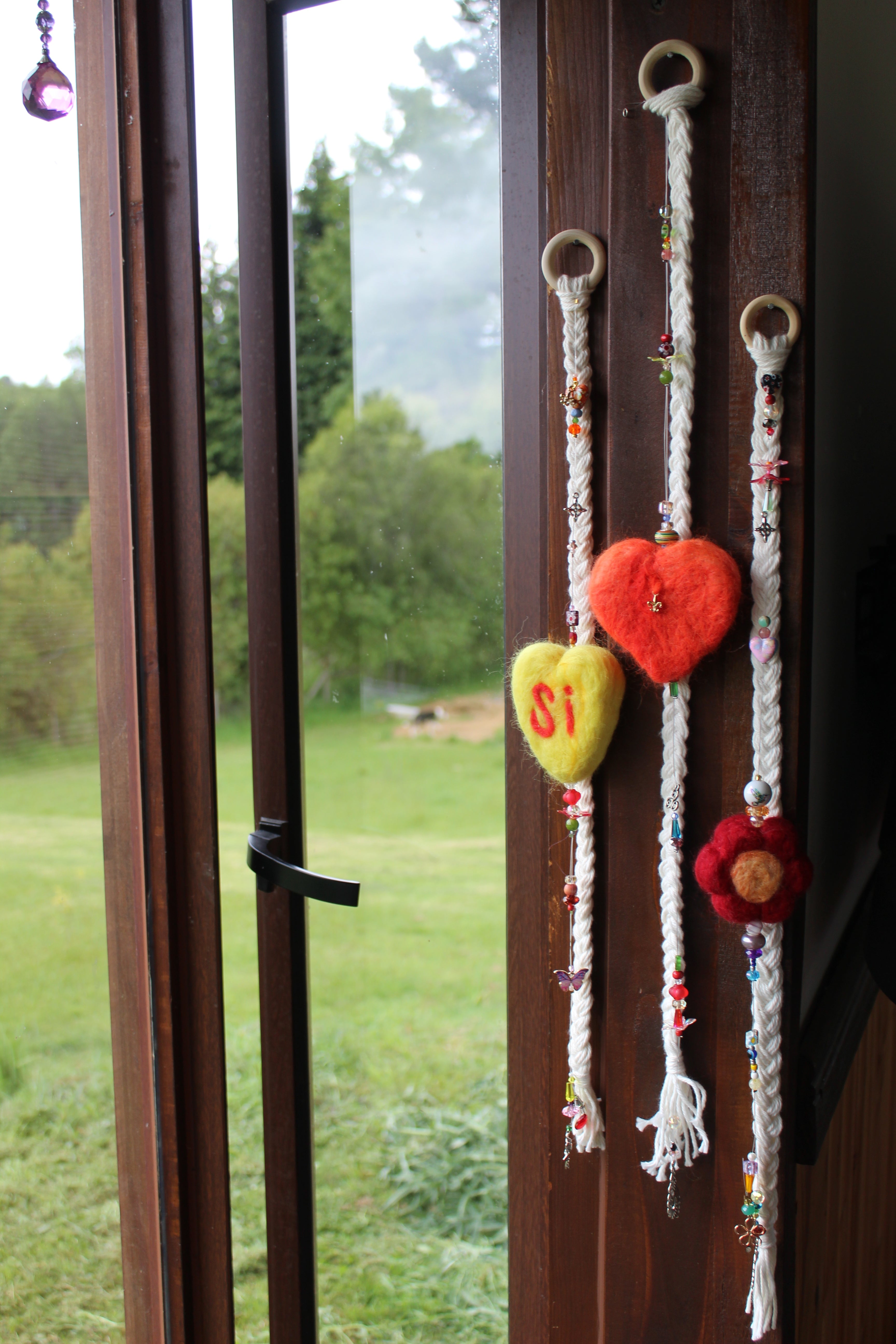 FLOR ROJA, CENTRO NARANJA